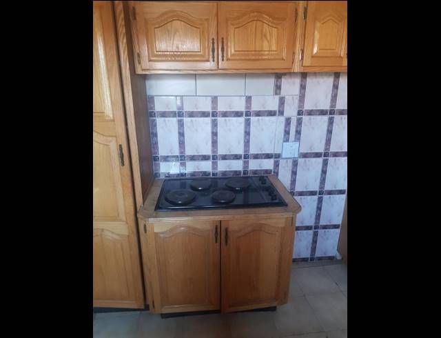 2 BEDROOM HOUSE FOR SALE IN TSAKANE EXT 11